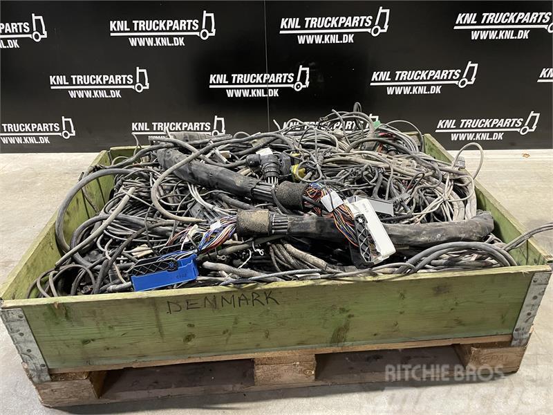 Scania SCANIA COMPLTE CABELS / WIRING NGR S580 6X4 Lys - Elektronikk