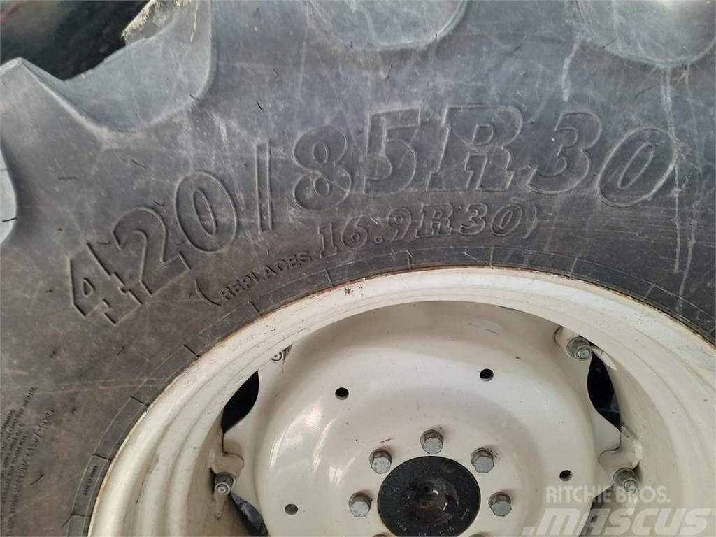 BKT Reifen 420/85R30 Dekk, hjul og felger