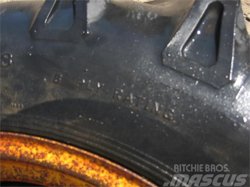 Bridgestone 13.6x28 dæk på 8 huls fælg Dekk, hjul og felger