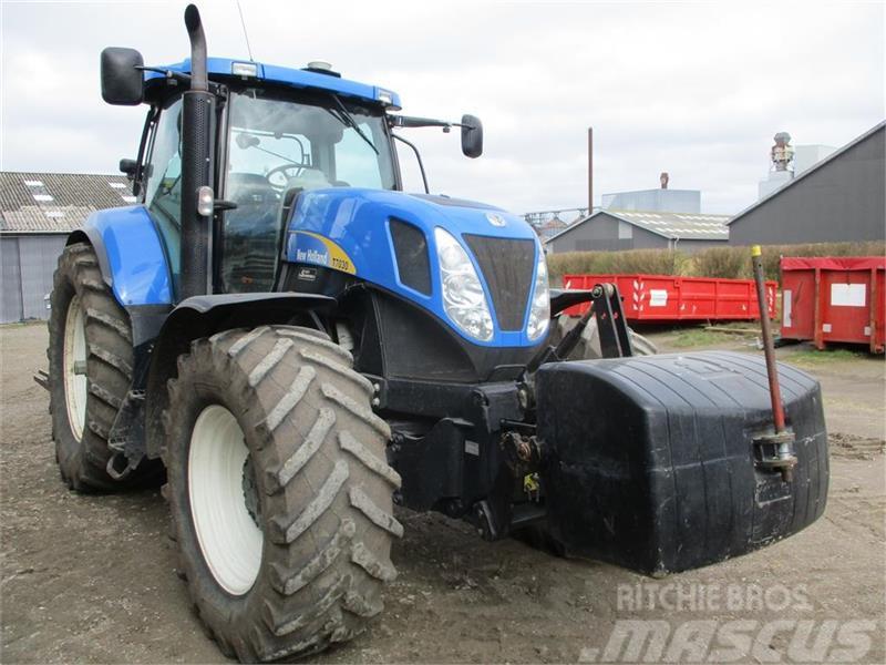 New Holland T7030 med ekstra udstyr Traktorer