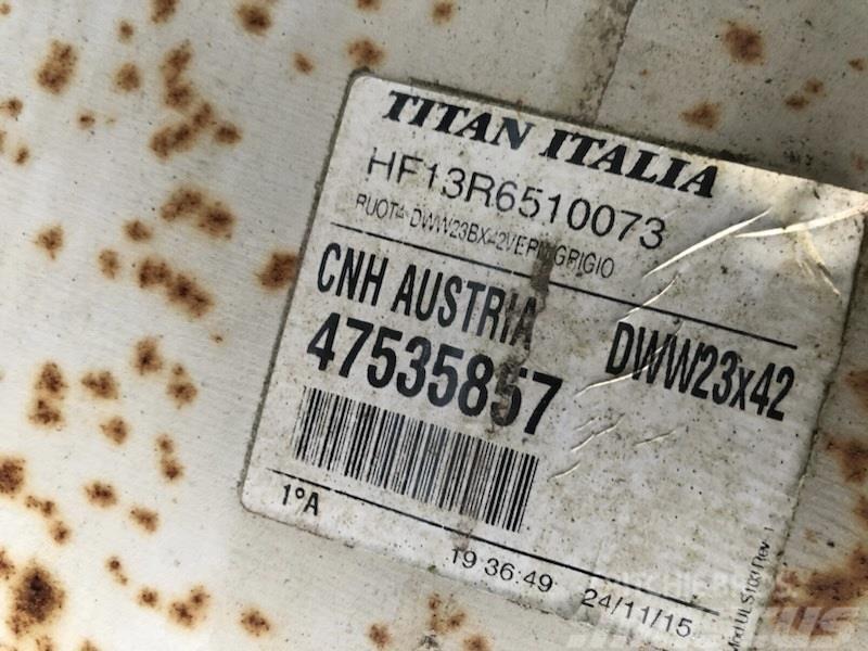 Titan 23x42 10 huls fra NH T7.315 Dekk, hjul og felger