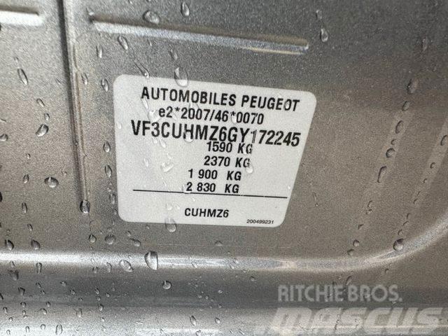 Peugeot 2008 1.2 Benzin vin 245 Pickup/planbiler