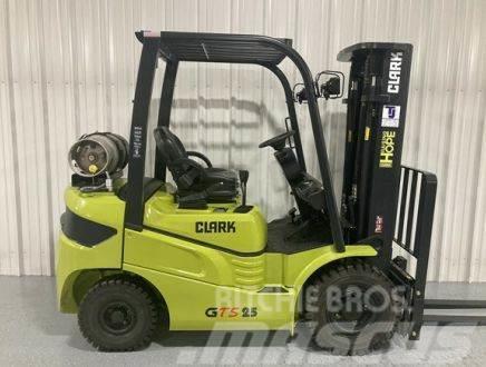 Clark Material Handling Company GTS25L Annet