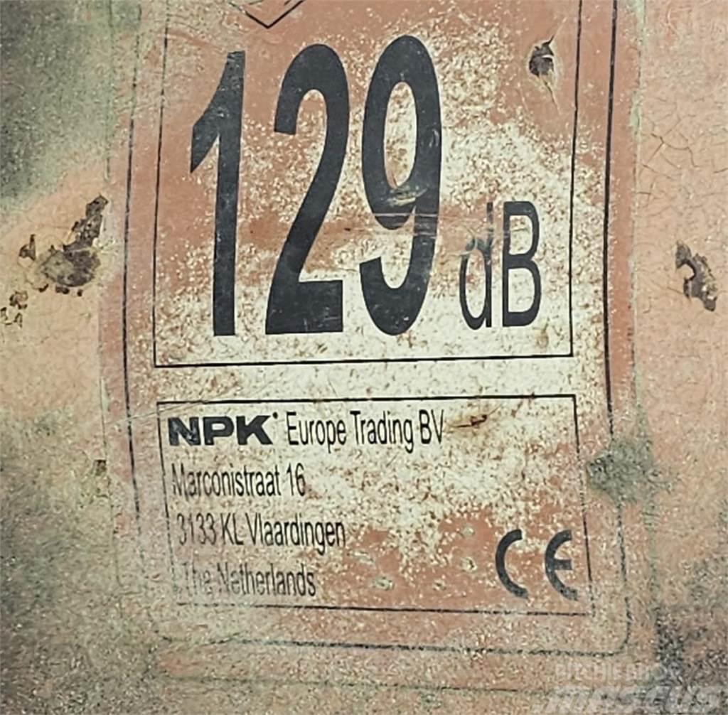 NPK E-210 C iskuvasara NTP10 kiinnikkeellä Hydrauliske hammere