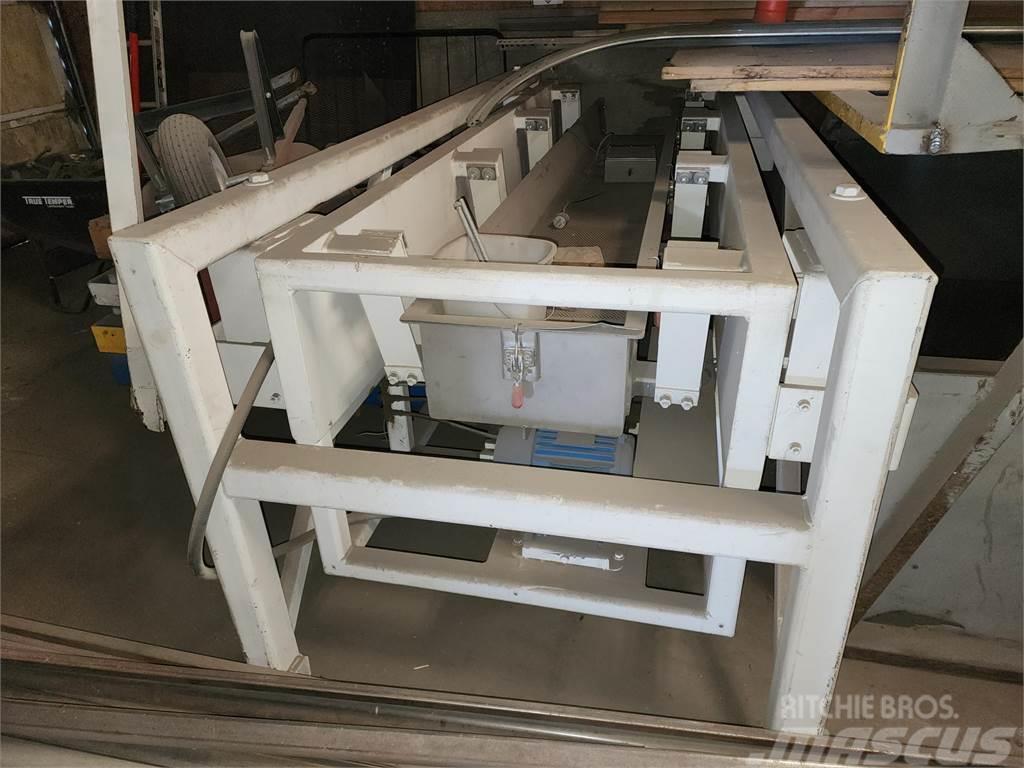  CUSTOM EQUIPMENT Deamco Feeder Conveyor - VCNF-U-1 Øvrige landbruksmaskiner