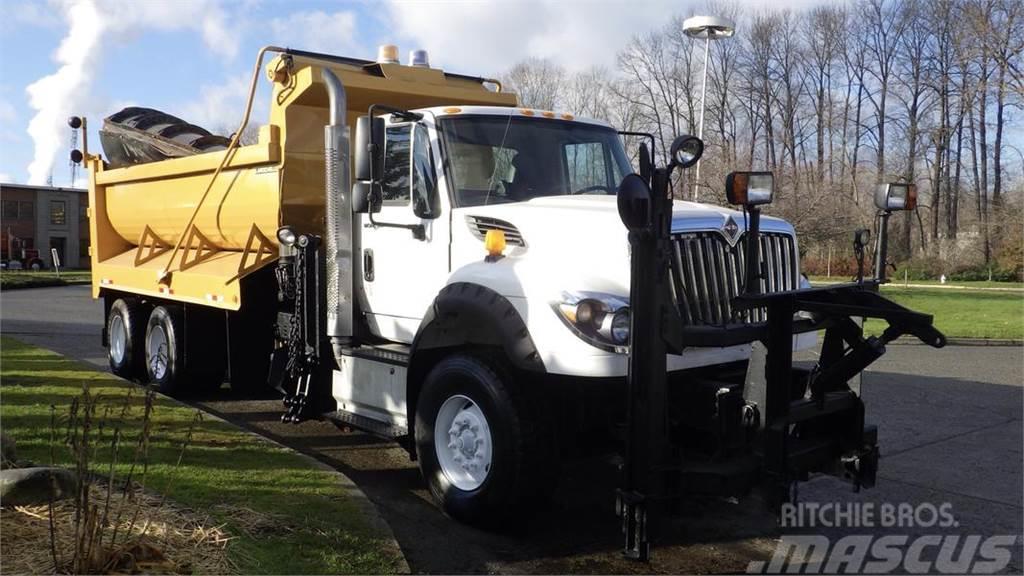 International WorkStar 7600 Dump Truck Snøploger- og skjær