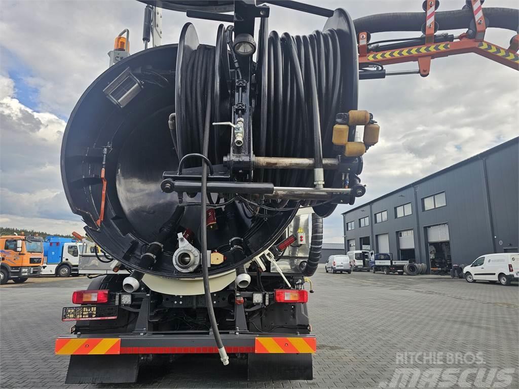 Volvo WUKO ADR ROLBA FOR CLEANING CHANNELS COMBI Slamsugere