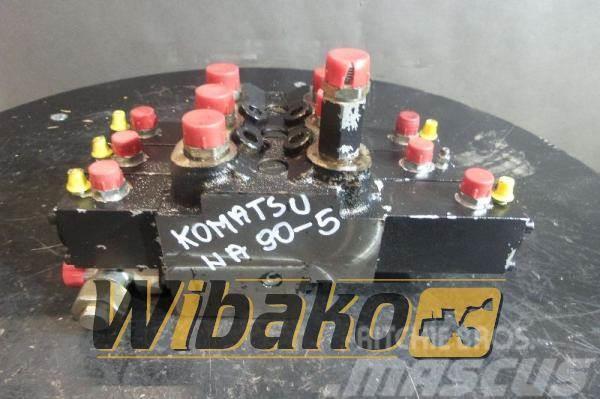 Komatsu Distributor Komatsu WA 90-5 644300080 Hydraulikk
